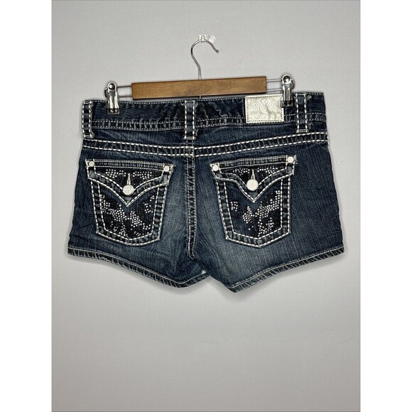 Maurices Premium Denim Shorts Womens 7/8 Bling Flap Pockets Dark Wash Stitching - Picture 1 of 10